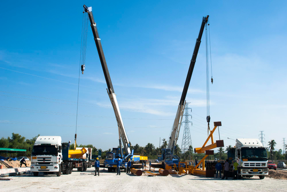 Commercial Construction Heavy Liftin